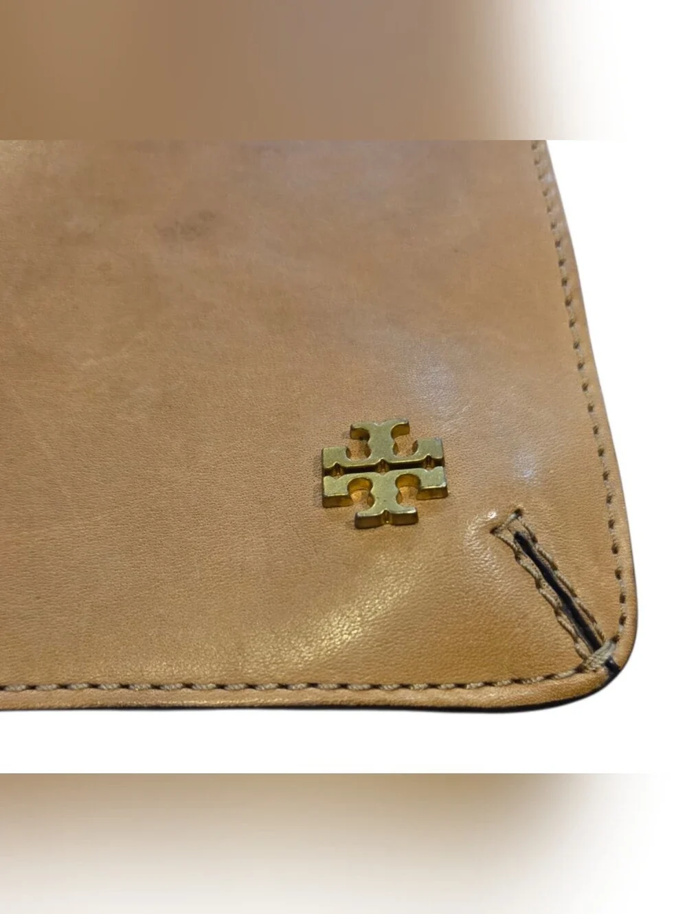 Tory Burch Distressed Leather Zip Pouch Minimalist Design with Signature Emblem